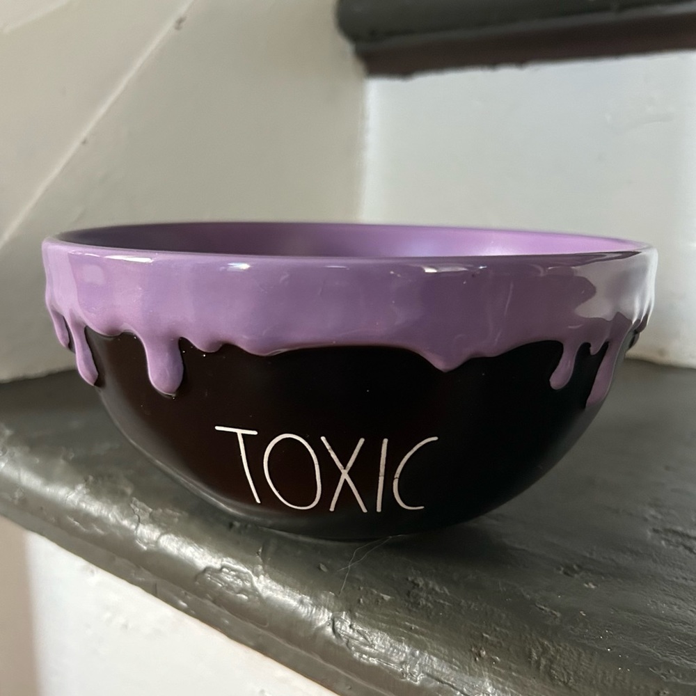 Rae Dunn TOXIC Bowl